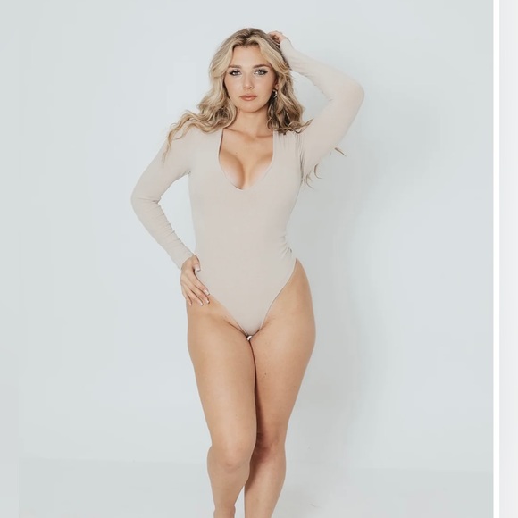 Klassy Network Tops - Klassy Network DEEP V LONG SLEEVE BRAMISUIT - XL